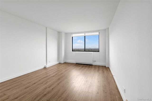 2 Bay Club Drive 20-O, Bayside, NY 11360