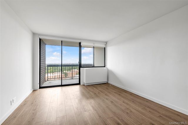 2 Bay Club Drive 20-O, Bayside, NY 11360