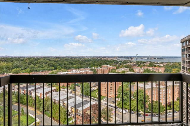 2 Bay Club Drive 20-O, Bayside, NY 11360
