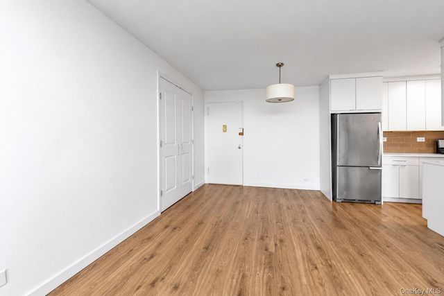 2 Bay Club Drive 20-O, Bayside, NY 11360