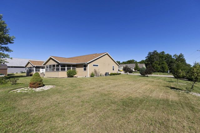 306 E Highland Avenue, Fort Atkinson, WI 53538
