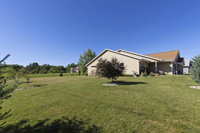 306 E Highland Avenue, Fort Atkinson, WI 53538