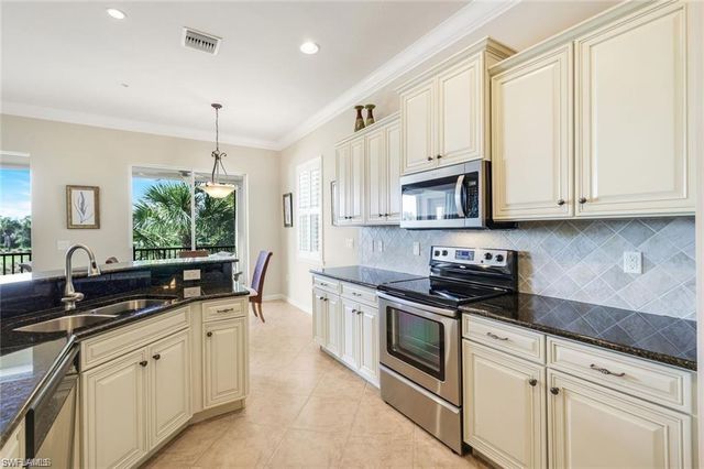 9513 Ironstone TER 202, Naples, FL 34120