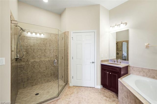 9513 Ironstone TER 202, Naples, FL 34120