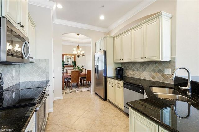 9513 Ironstone TER 202, Naples, FL 34120