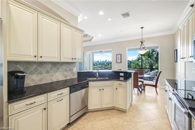 9513 Ironstone TER 202, Naples, FL 34120