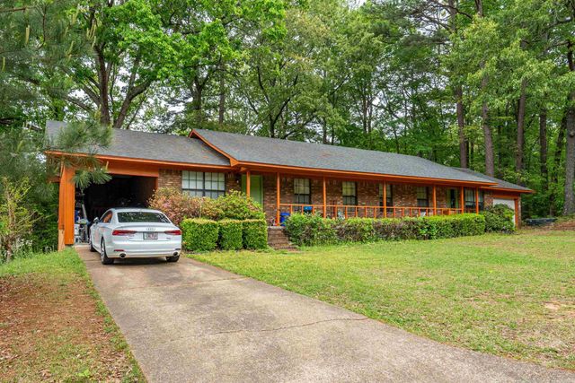 1019 Village Drive, Arkadelphia, AR 71923