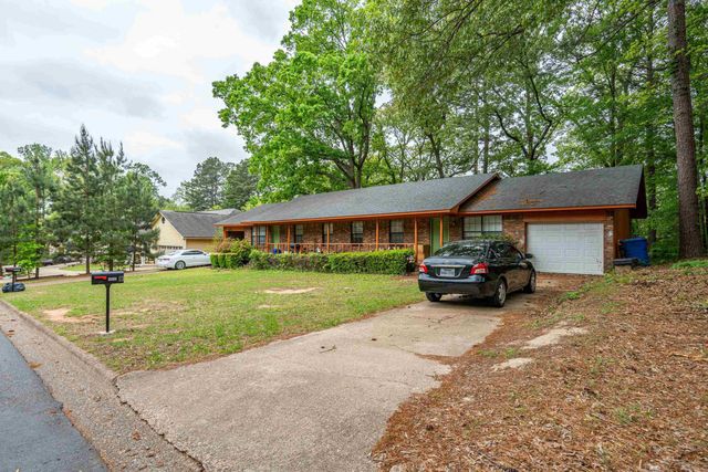 1019 Village Drive, Arkadelphia, AR 71923