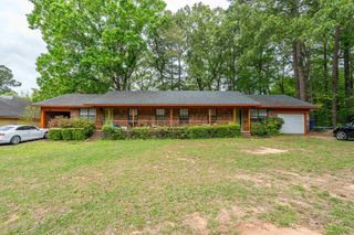1019 Village Drive, Arkadelphia, AR 71923