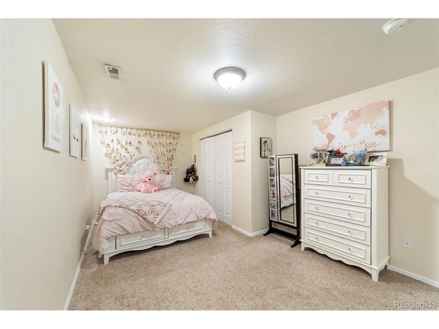 190 S Circle Dr, Pueblo, CO 81007