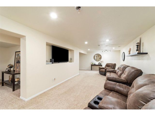 190 S Circle Dr, Pueblo, CO 81007