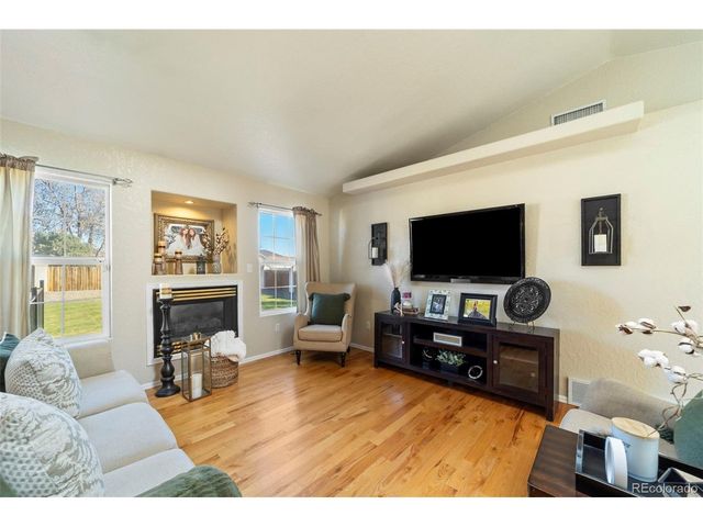 190 S Circle Dr, Pueblo, CO 81007