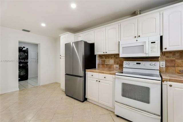 30323 SW 152nd Pl, Homestead, FL 33033
