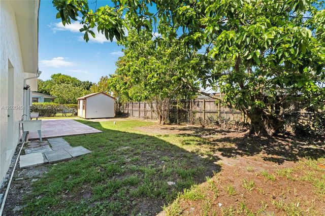30323 SW 152nd Pl, Homestead, FL 33033