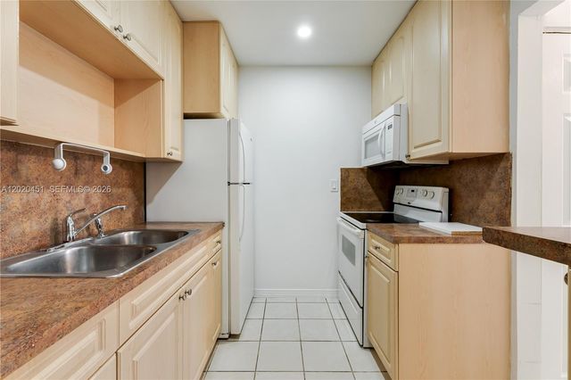 30323 SW 152nd Pl, Homestead, FL 33033