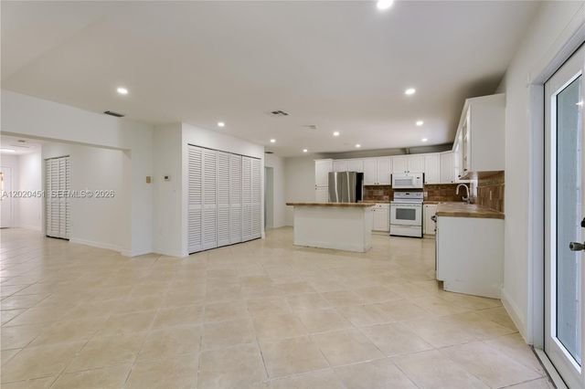 30323 SW 152nd Pl, Homestead, FL 33033