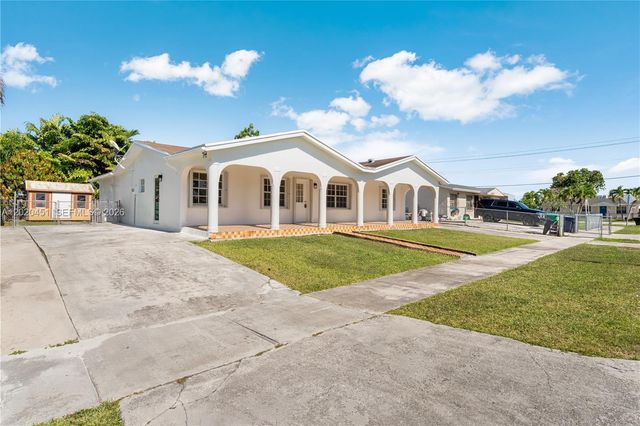 30323 SW 152nd Pl, Homestead, FL 33033