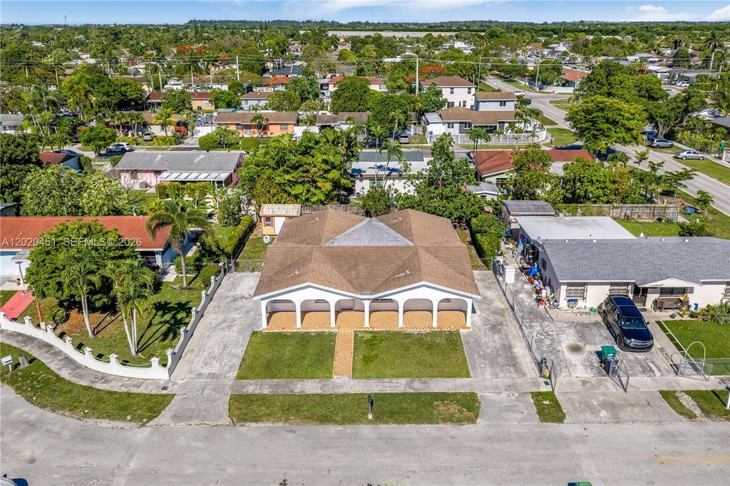 30323 SW 152nd Pl, Homestead, FL 33033