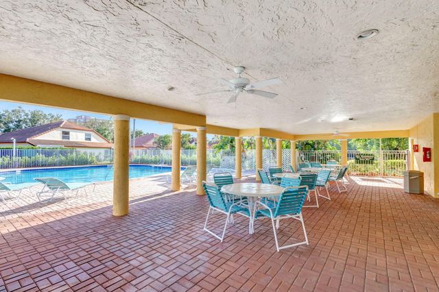5137 Elpine Way, Riviera Beach, FL 33418