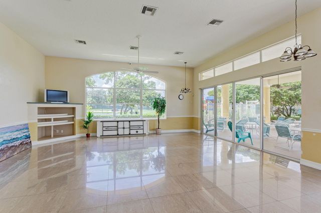 5137 Elpine Way, Riviera Beach, FL 33418