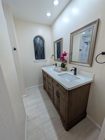 11807 Highgrove Drive, Houston, TX 77077