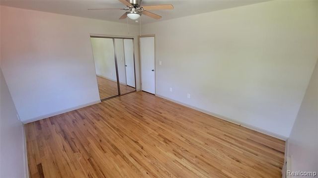 45502 Klingkammer Street, Utica, MI 48317