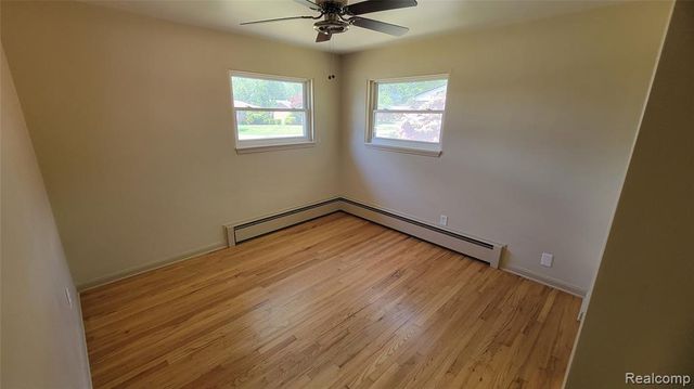 45502 Klingkammer Street, Utica, MI 48317