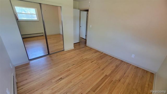 45502 Klingkammer Street, Utica, MI 48317