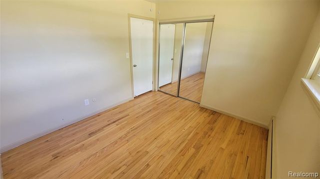 45502 Klingkammer Street, Utica, MI 48317