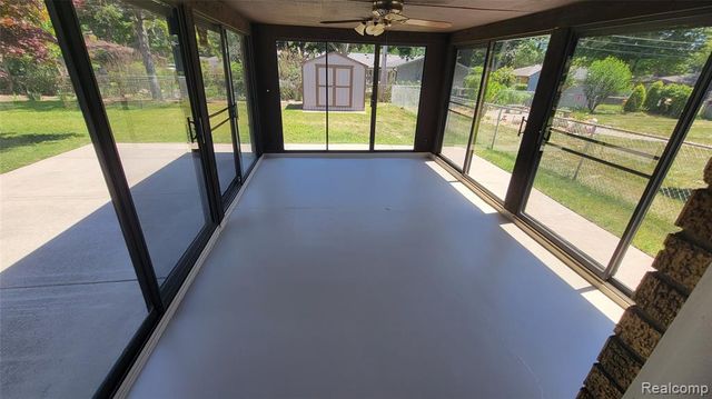 45502 Klingkammer Street, Utica, MI 48317