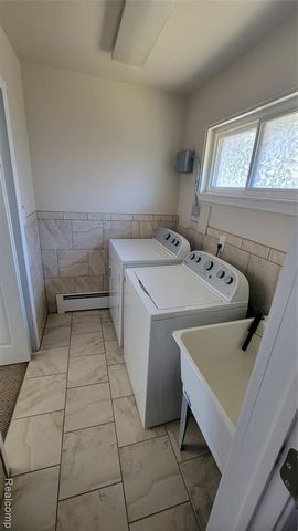 45502 Klingkammer Street, Utica, MI 48317