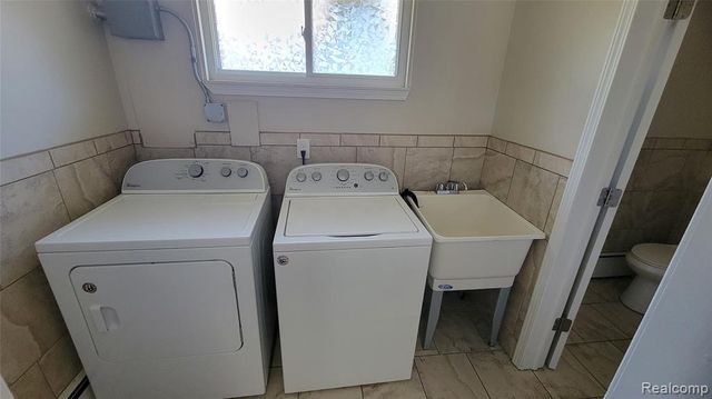 45502 Klingkammer Street, Utica, MI 48317