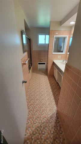 45502 Klingkammer Street, Utica, MI 48317