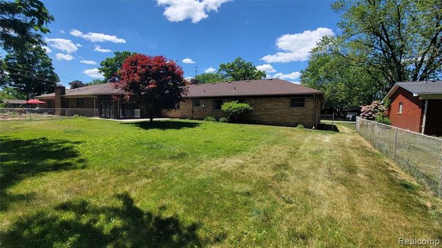 45502 Klingkammer Street, Utica, MI 48317