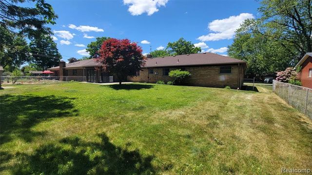 45502 Klingkammer Street, Utica, MI 48317