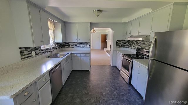 45502 Klingkammer Street, Utica, MI 48317