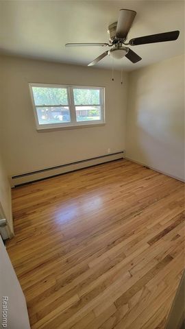 45502 Klingkammer Street, Utica, MI 48317