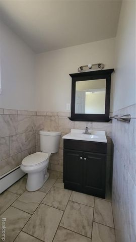 45502 Klingkammer Street, Utica, MI 48317