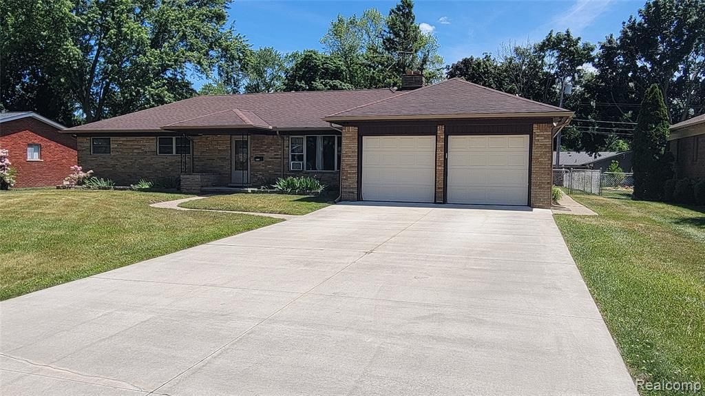 45502 Klingkammer Street, Utica, MI 48317