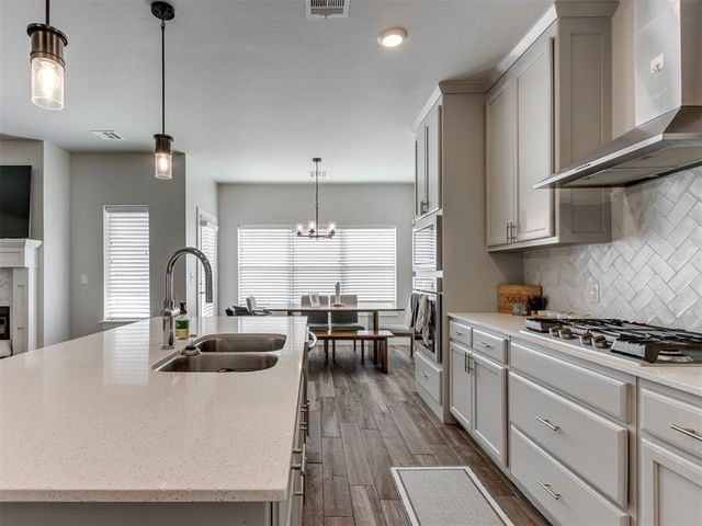 9624 Sultans Water Way, Yukon, OK 73099