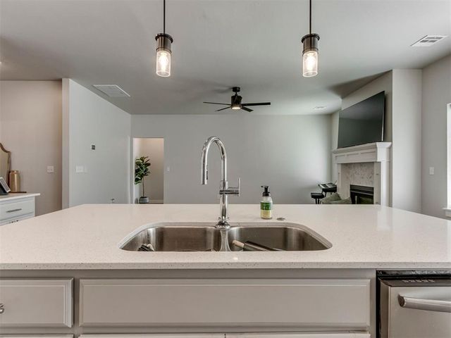 9624 Sultans Water Way, Yukon, OK 73099