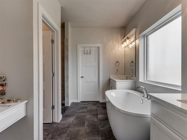 9624 Sultans Water Way, Yukon, OK 73099