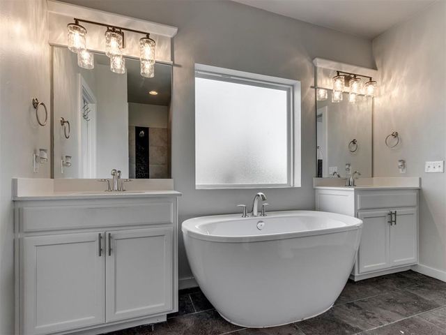 9624 Sultans Water Way, Yukon, OK 73099