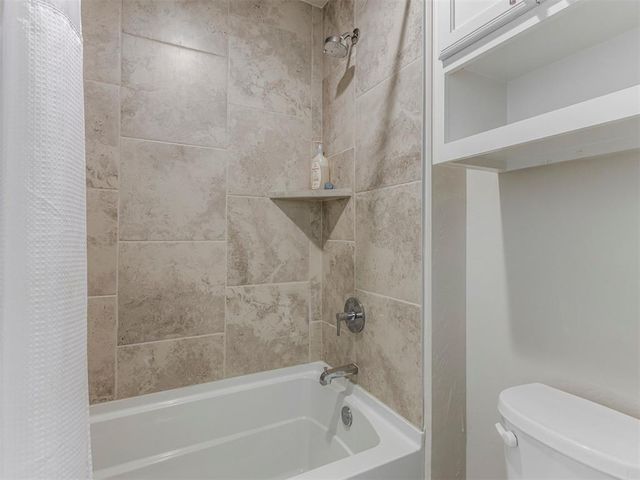 9624 Sultans Water Way, Yukon, OK 73099