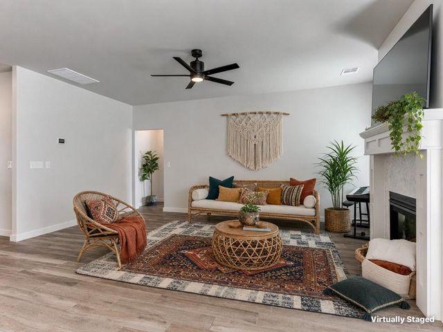 9624 Sultans Water Way, Yukon, OK 73099