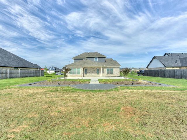 9624 Sultans Water Way, Yukon, OK 73099