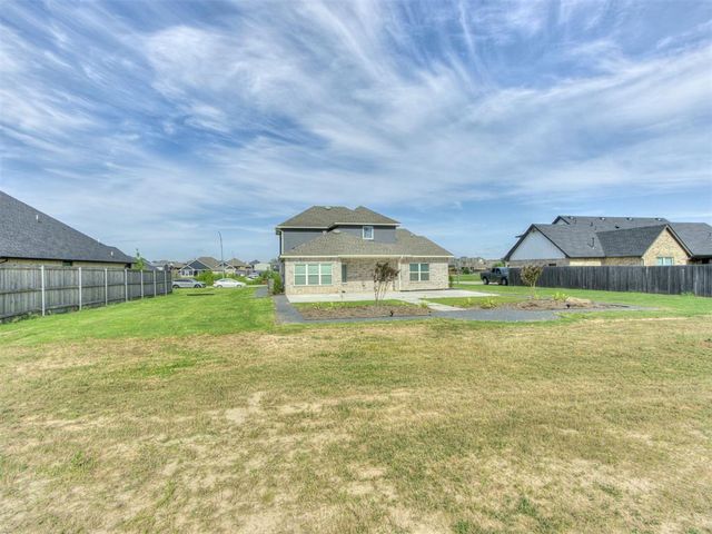 9624 Sultans Water Way, Yukon, OK 73099