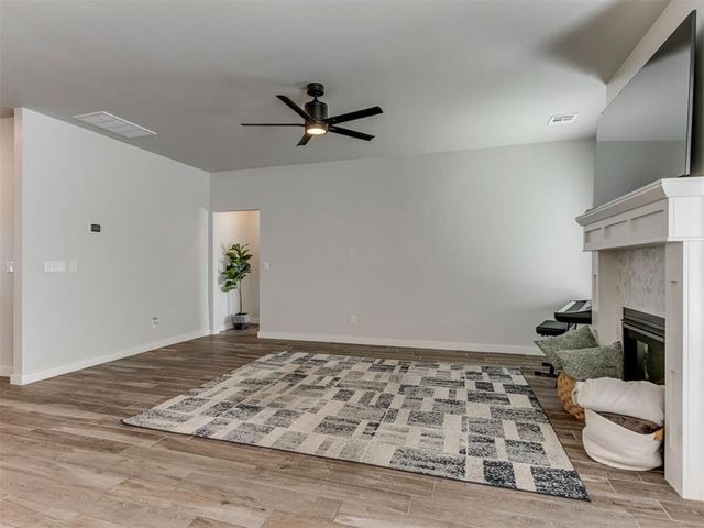 9624 Sultans Water Way, Yukon, OK 73099
