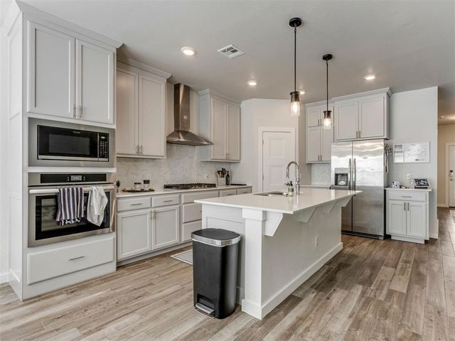 9624 Sultans Water Way, Yukon, OK 73099