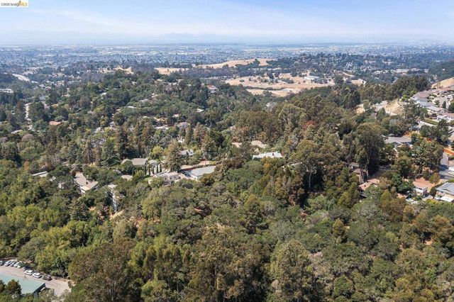 0 Mendenhall Rd, Oakland, CA 94605